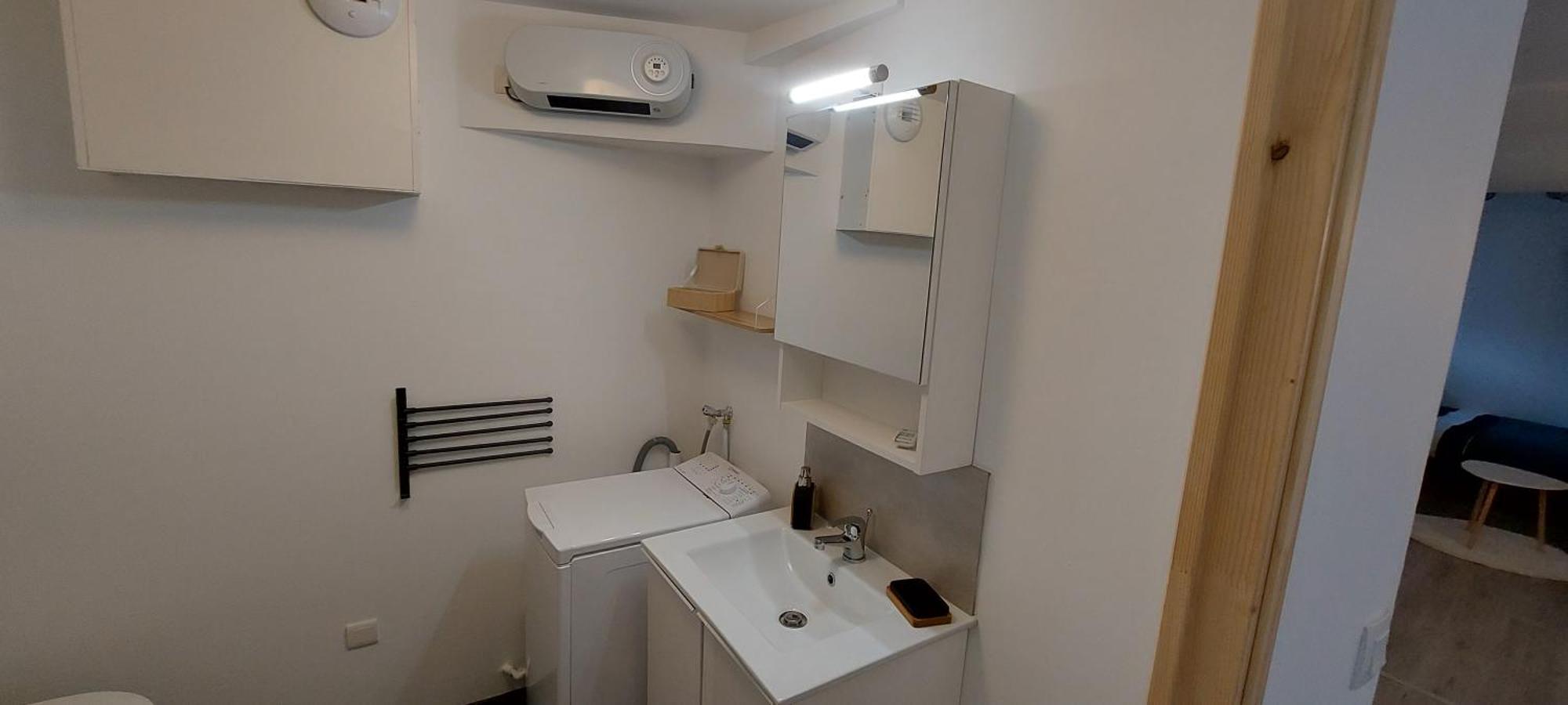 Chez Mathilde, Studio Sur Laval لافال المظهر الخارجي الصورة