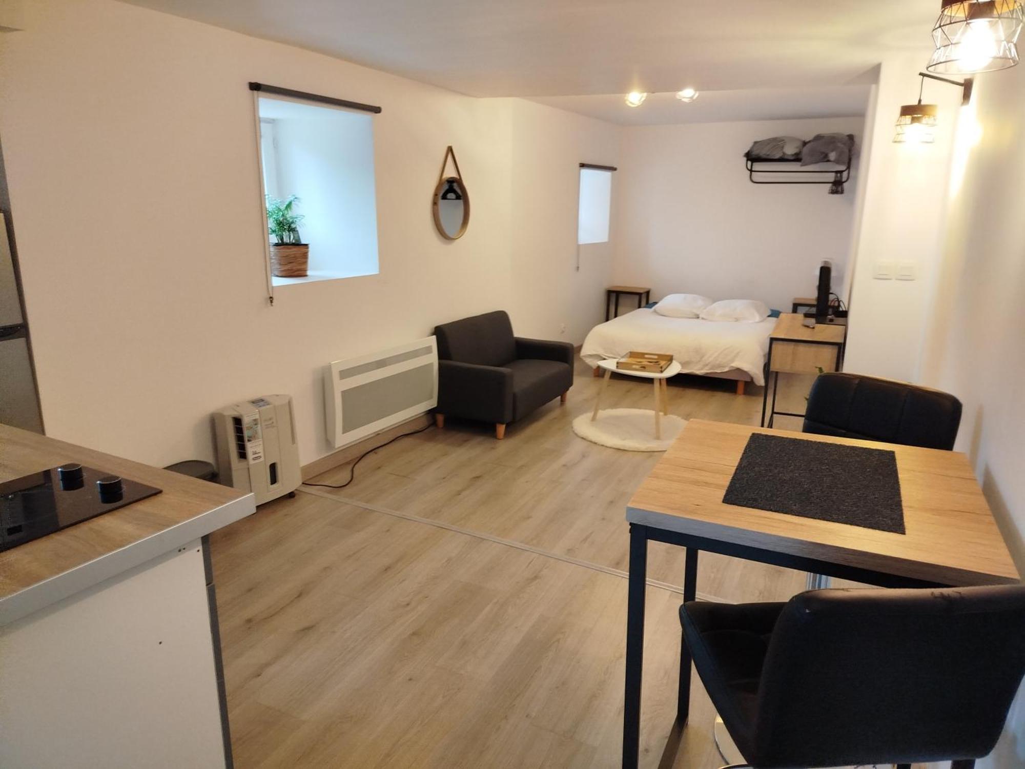 Chez Mathilde, Studio Sur Laval لافال المظهر الخارجي الصورة